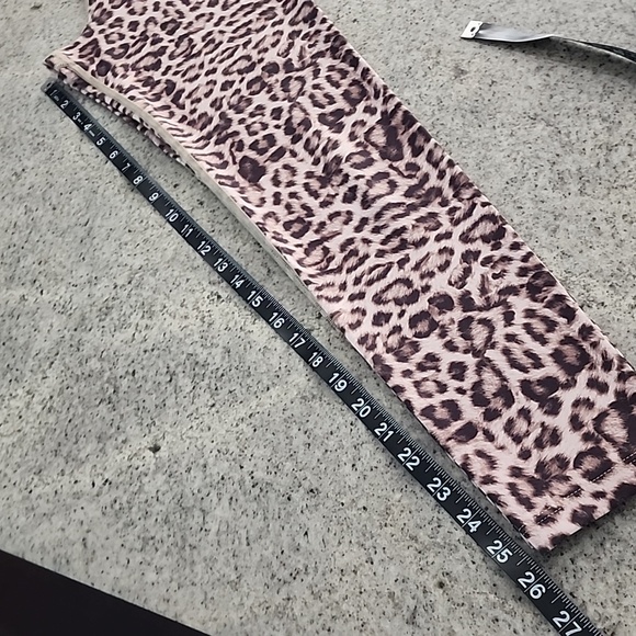 Beach Riot Sport soft cream/brown leopard print workout legging! - Picture 12 of 12